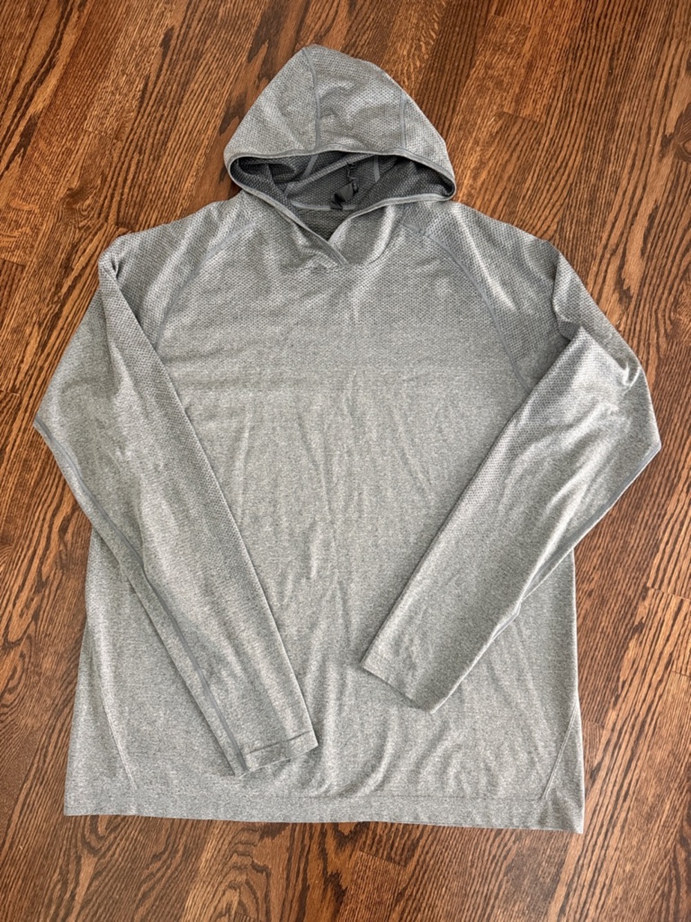 Lululemon Light Gray Men's Hooded Long-Sleeve Shirt